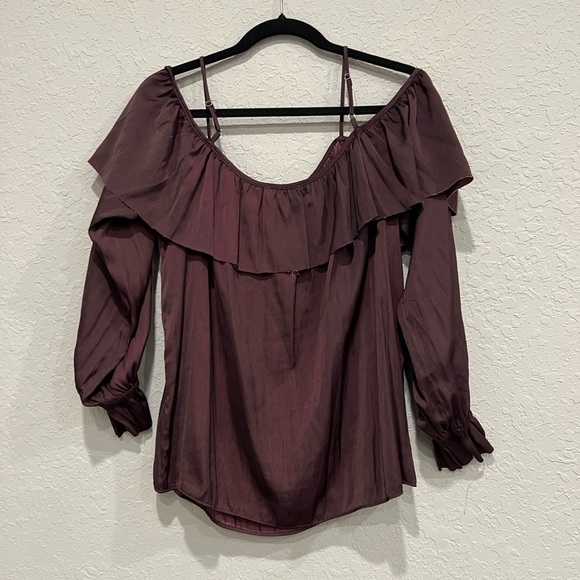 Elan Tops - Elan off shoulder blouse